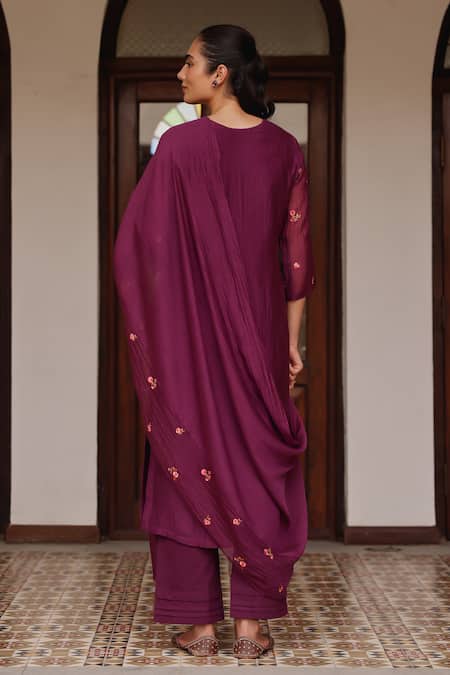 Vaayu Amethyst Bloom Embroidered Kurta Set 