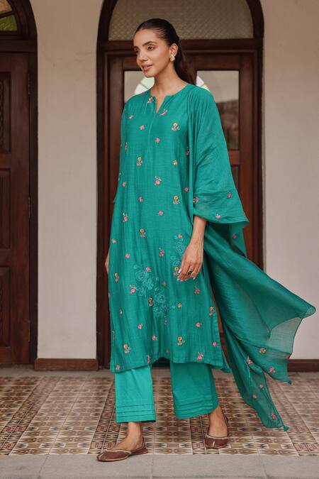 Shop_Vaayu_Teal Muslin, Cotton Embroidery, Applique, Tassels Split V-neck Bloom Kurta Set _Online_at_Aza_Fashions