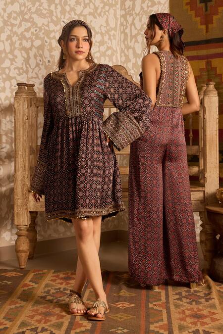 Akashi Clothing Black Modal, Satin Embroidery, Beads Split V-neck Ajrakh Hand Block Print Dress at Aza Fashions Akashi Clothing_Black Modal, Satin Embroidery, Beads Split V-neck Ajrakh Hand Block Print Dress _at_Aza_Fashions