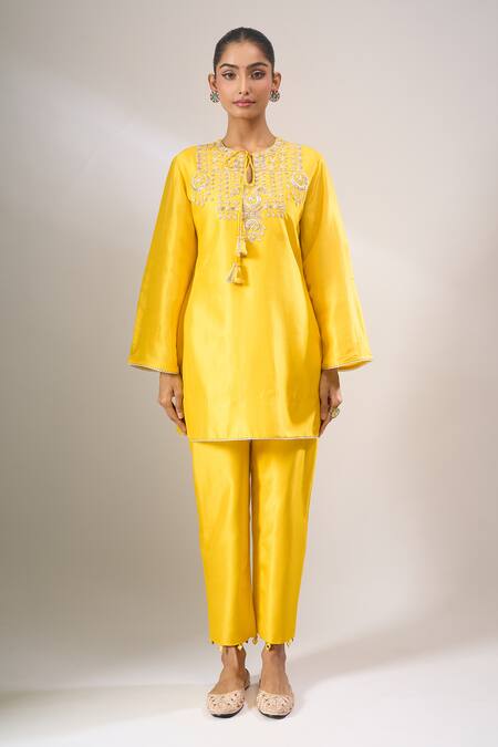 Archana Shah_Yellow Silk Embroidery, Zari, Tassels Round , Keyhole Kurta Set _at_Aza_Fashions