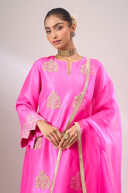 Archana Shah_Pink Silk Embroidery, Metallic Thread Split V-neck Dahlia Kurta Set _Online_at_Aza_Fashions