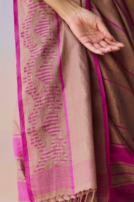 Buy_Surmaye_Pink Organza, Silk Tassels Blush Horizon Jamdani Saree 