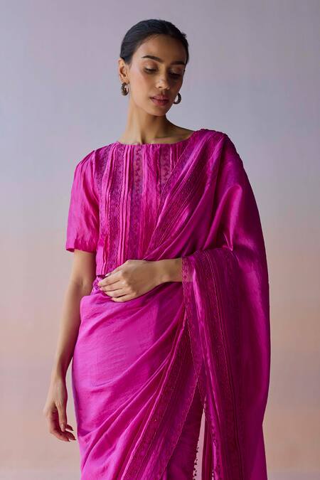 Buy Surmaye Pink Organza, Silk Embroidery, Beads Whispering Ivy Saree Online at Aza Fashions Buy_Surmaye_Pink Organza, Silk Embroidery, Beads Whispering Ivy Saree _Online_at_Aza_Fashions
