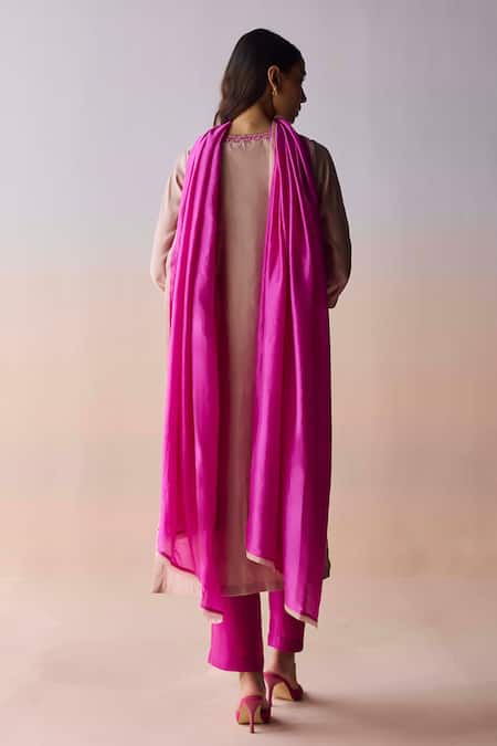 Surmaye Riverstone Embroidered Kurta & Pant Set 