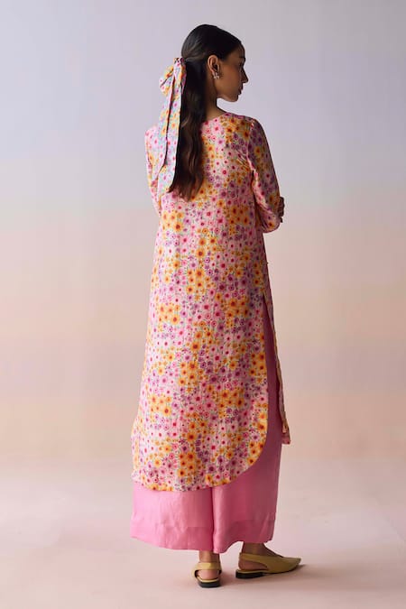 Surmaye Wildflower Embroidered Kurta & Pant Set 