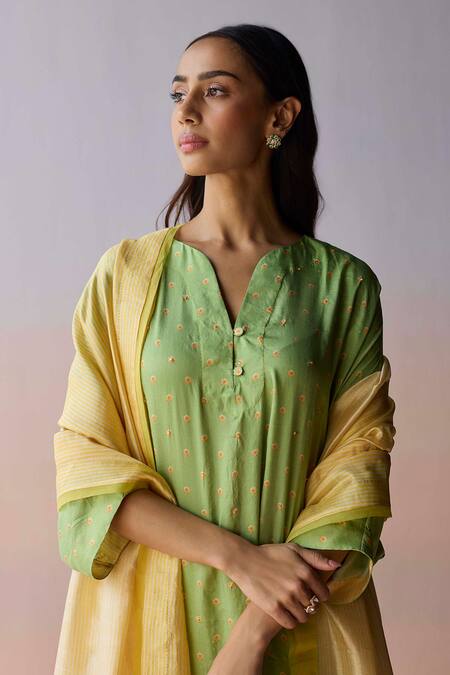 Buy_Surmaye_Green Silk Sequins, Beads Split V-neck Morning Whisper Kurta And Pant Set 