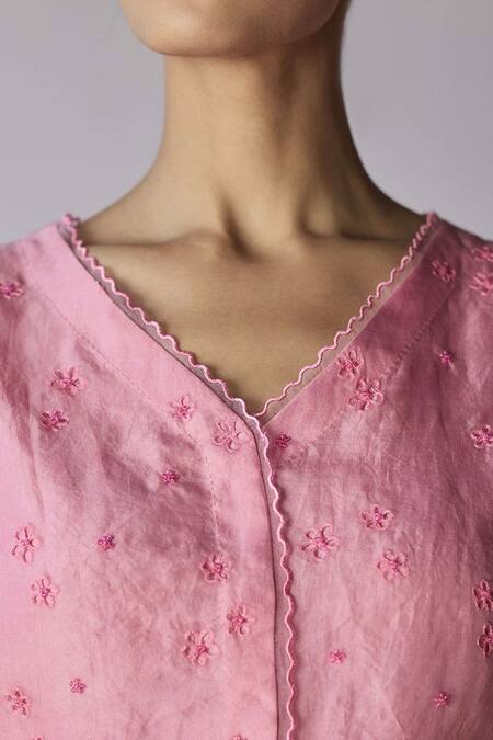 Surmaye_Coral Organza, Silk Embroidery, Beads V-neck Starbloom Pink Blouse _Online_at_Aza_Fashions