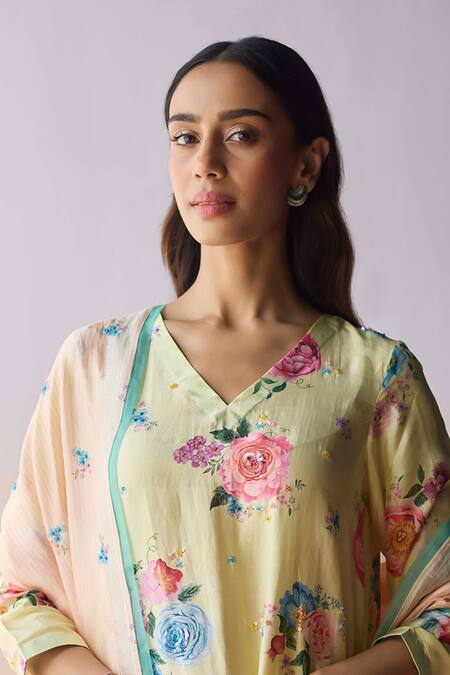 Buy_Surmaye_Yellow Silk Embroidery, Beads Soul Flower Green Dupatta _Online_at_Aza_Fashions