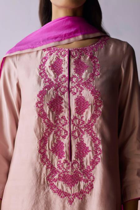 Buy_Surmaye_Pink Silk Lightfall Dupatta _Online_at_Aza_Fashions