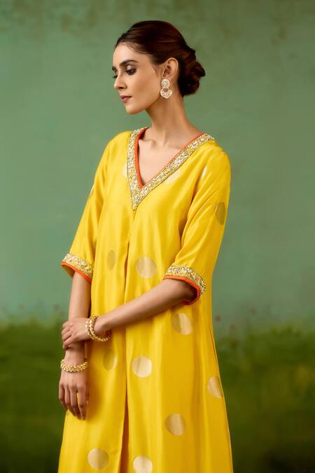 Shyam Narayan Prasad_Yellow Silk, Brocade, Organza Embroidery V-neck Vibrant Kurta Set _Online_at_Aza_Fashions