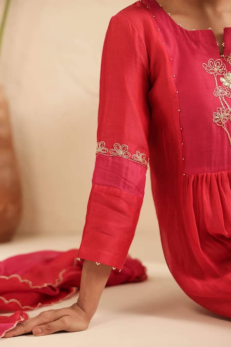 Buy_Gulabik Jaipur_Red Chanderi Embroidery, Beads Split V-neck Cutdana Kurta Set 