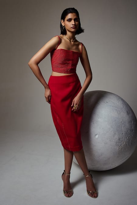 Orthodox_Red Crepe Metallic Thread Square Neck Structured Rhythm Crop Top _Online_at_Aza_Fashions
