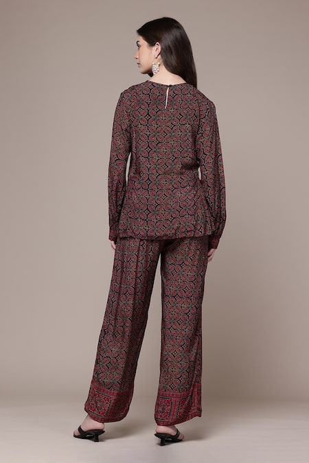 Shop Ritu Kumar Black Viscose, Silk Crew Neck, Keyhole Geometric Print Full Sleeve Kurti And Pant at Aza Fashions Shop_Ritu Kumar_Black Viscose, Silk Crew Neck, Keyhole Geometric Print Full Sleeve Kurti And Pant _at_Aza_Fashions