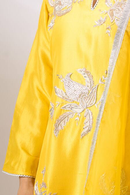 Shop_Archana Shah_Yellow Embroidery, Lace, Fringe Split V-neck Butta Short Kurta Set _Online_at_Aza_Fashions