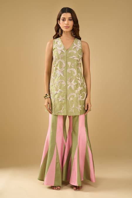 Archana Shah Green Zari, Embroidery V-neck Kurta Bell Bottom Pant Set Online at Aza Fashions Archana Shah_Green Zari, Embroidery V-neck Kurta Bell Bottom Pant Set _Online_at_Aza_Fashions