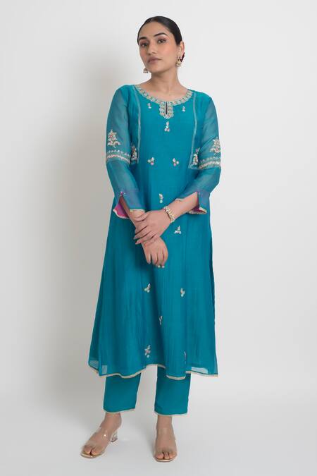 Buy_Sinjhar_Blue Chanderi Embroidery, Piping Round Neck, Split Kurta And Pant Set With Dupatta 
