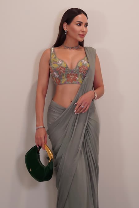 Neha Khullar_Green Chiffon, Crepe, Linen Solid Pre Draped Saree With Embroidered Blouse _at_Aza_Fashions