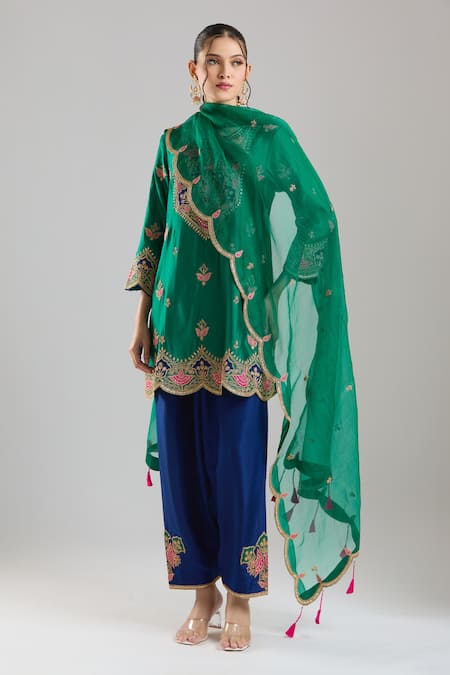 Surbhi Shah Chameli Embroidered Kurta Set