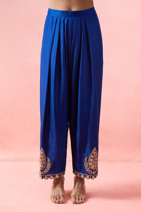 Buy_Surbhi Shah_Green Embroidery, Zari Round Neck Phool Kurta Set _Online_at_Aza_Fashions