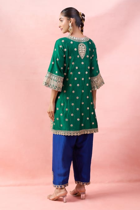 Surbhi Shah Phool Embroidered Kurta Set 