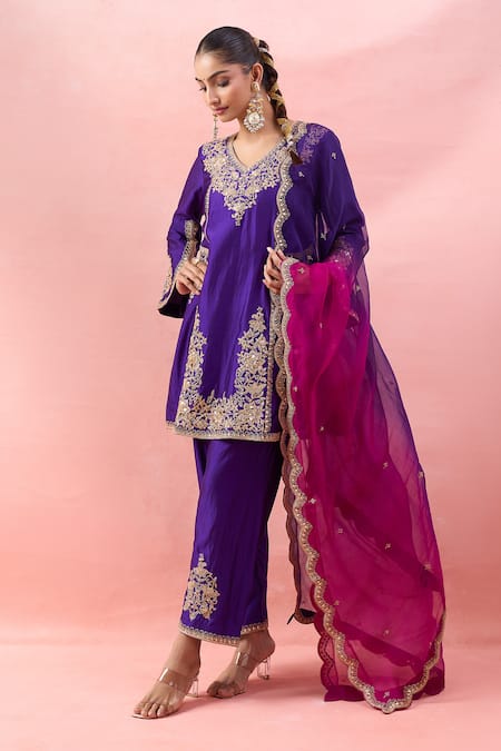 Surbhi Shah_Purple Embroidery, Metallic Thread, Zari V-neck Phool Bagh Kurta Set _Online_at_Aza_Fashions