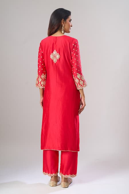 Surbhi Shah Embroidered Kurta Set 