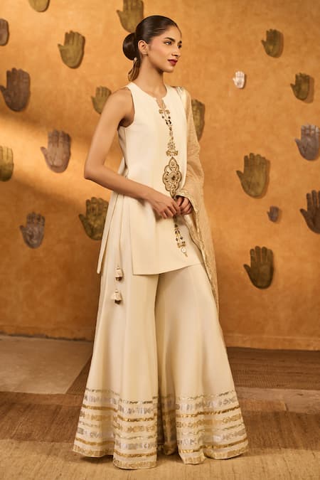 Masaba_Ivory Silk, Tissue Embroidery, Metallic Thread, Foil Gilded Kurta And Pant Set _Online_at_Aza_Fashions