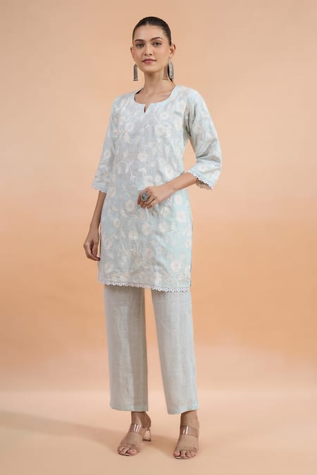 Naintara Bajaj Embroidered Kurta & Pant Set 