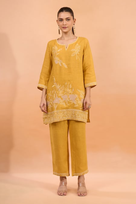 Naintara Bajaj Embroidered Kurta & Pant Set 
