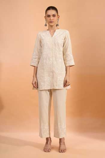 Khwaab By Sanjana Lakhani Cream Linen Embroidery Split V-neck Kurta And Pant Set at Aza Fashions Khwaab By Sanjana Lakhani_Cream Linen Embroidery Split V-neck Kurta And Pant Set _at_Aza_Fashions