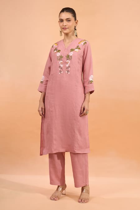 Naintara Bajaj Floral Embroidered V-Neck Kurta & Pant Set 