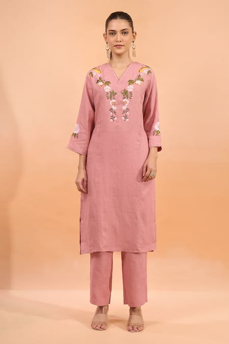 Naintara Bajaj Floral Embroidered V-Neck Kurta & Pant Set 