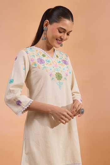 Khwaab By Sanjana Lakhani Cream Linen Embroidery, Lace V-neck Kurta And Pant Set Online at Aza Fashions Khwaab By Sanjana Lakhani_Cream Linen Embroidery, Lace V-neck Kurta And Pant Set _Online_at_Aza_Fashions
