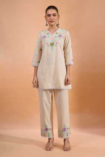 Buy Khwaab By Sanjana Lakhani Cream Linen Embroidery, Lace V-neck Kurta And Pant Set at Aza Fashions Buy_Khwaab By Sanjana Lakhani_Cream Linen Embroidery, Lace V-neck Kurta And Pant Set _at_Aza_Fashions