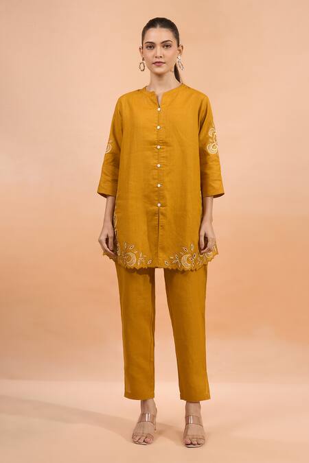 Buy_Naintara Bajaj_Mustard Linen Embroidery Split V-neck Kurta And Pant Set _Online_at_Aza_Fashions