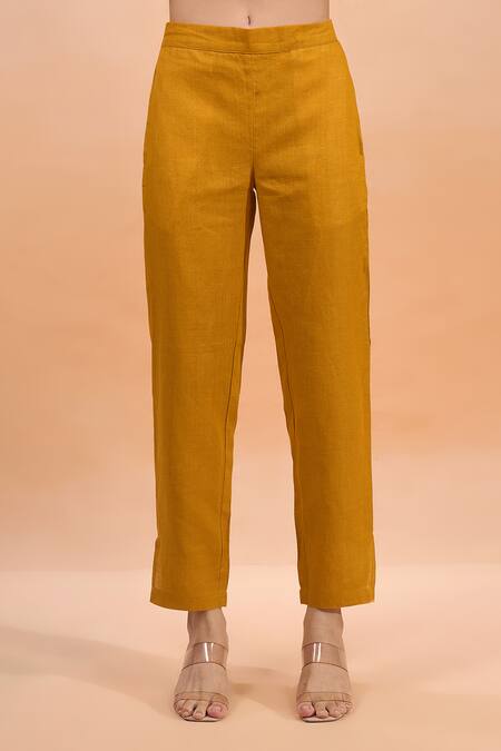 Naintara Bajaj_Mustard Linen Embroidery Split V-neck Kurta And Pant Set _at_Aza_Fashions