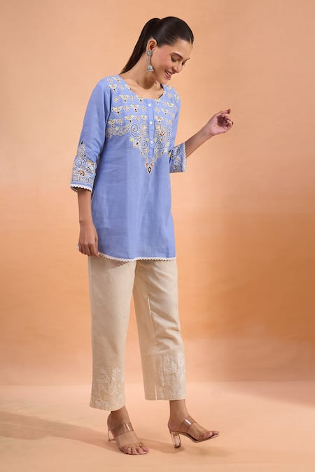 Naintara Bajaj_Sky Blue Embroidery Round Neck Kurta _Online_at_Aza_Fashions