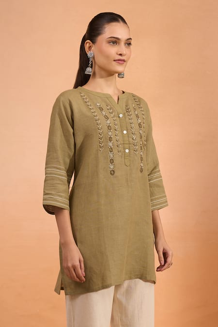 Buy_Naintara Bajaj_Green Embroidery Split V-neck Kurta _Online_at_Aza_Fashions