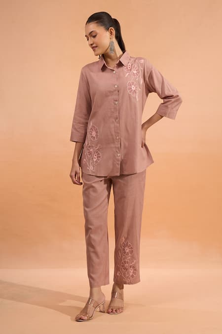 Naintara Bajaj Embroidered Collared Kurta & Pant Set 