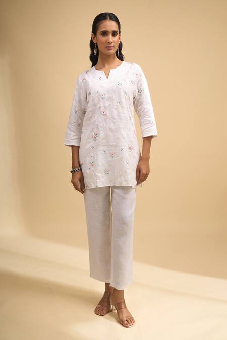 Shop_Naintara Bajaj_Off White Linen Embroidery Split V-neck Kurta And Pant Set _Online_at_Aza_Fashions
