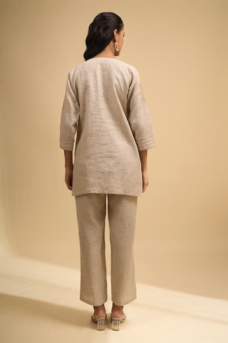 Naintara Bajaj Embroidered Linen Kurta & Pant Set 