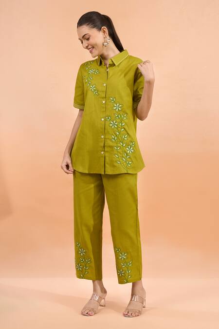 Naintara Bajaj Green Cotton, Linen Embroidery Collared, Button-down Floral Kurta And Pant Set Online at Aza Fashions Naintara Bajaj_Green Cotton, Linen Embroidery Collared, Button-down Floral Kurta And Pant Set _Online_at_Aza_Fashions