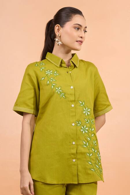 Naintara Bajaj Green Cotton, Linen Embroidery Collared, Button-down Floral Kurta And Pant Set at Aza Fashions Naintara Bajaj_Green Cotton, Linen Embroidery Collared, Button-down Floral Kurta And Pant Set _at_Aza_Fashions