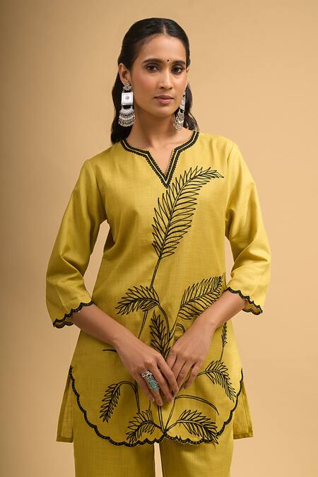 Shop_Naintara Bajaj_Green Cotton, Linen Embroidery V-neck Scallop Kurta And Pant Set _Online_at_Aza_Fashions