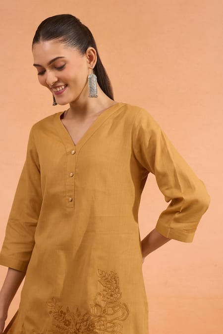 Naintara Bajaj Beige Cotton, Linen Embroidery Split V-neck Kurta And Pant Set Online at Aza Fashions Naintara Bajaj_Beige Cotton, Linen Embroidery Split V-neck Kurta And Pant Set _Online_at_Aza_Fashions