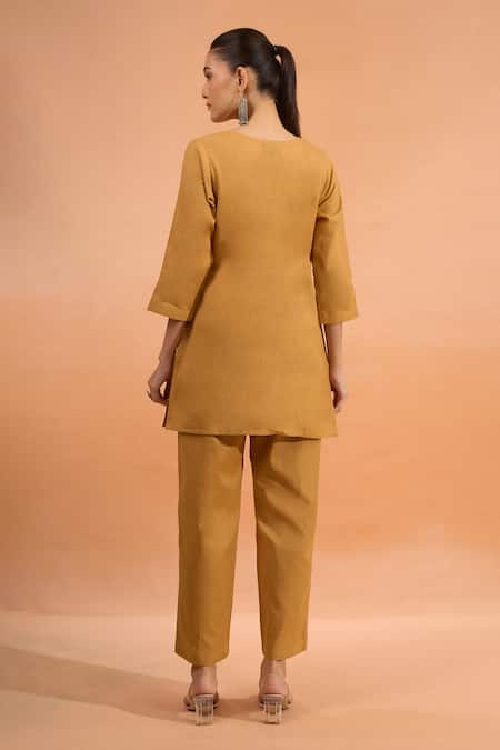 Shop Naintara Bajaj Beige Cotton, Linen Embroidery Split V-neck Kurta And Pant Set at Aza Fashions Shop_Naintara Bajaj_Beige Cotton, Linen Embroidery Split V-neck Kurta And Pant Set _at_Aza_Fashions
