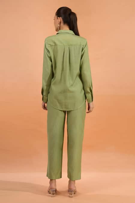 Naintara Bajaj Embroidered Kurta & Pant Set 