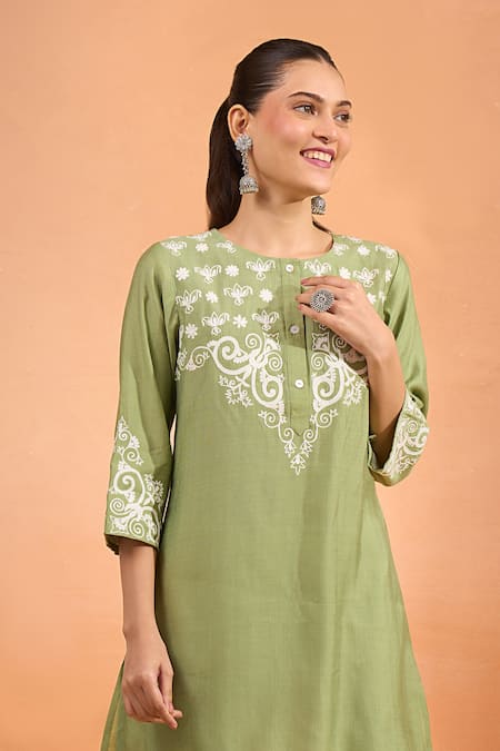 Naintara Bajaj Green Embroidery, Metallic Thread Round Neck Kurta at Aza Fashions Naintara Bajaj_Green Embroidery, Metallic Thread Round Neck Kurta _at_Aza_Fashions