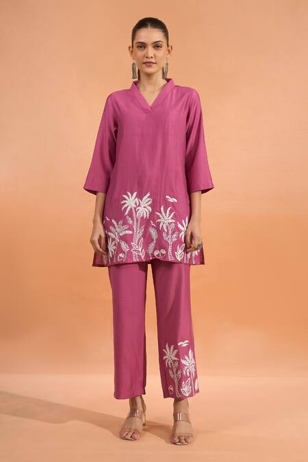 Buy_Naintara Bajaj_Pink Silk Embroidery V-neck Palm Tree Kurta And Pant Set _Online_at_Aza_Fashions
