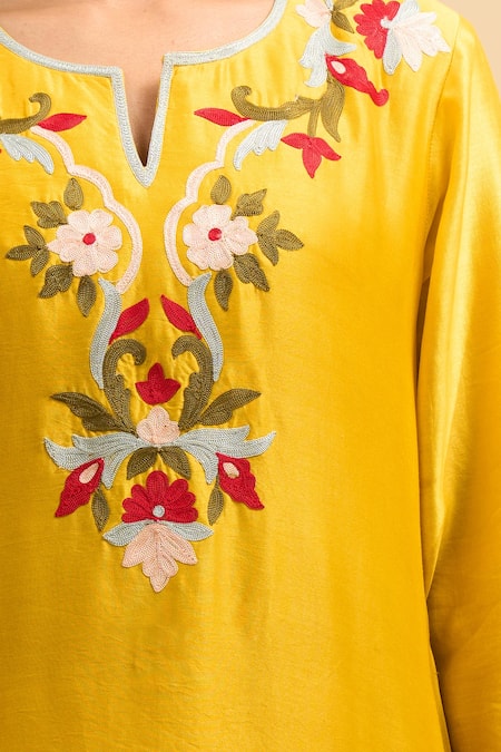 Naintara Bajaj_Yellow Silk Embroidery Split V-neck Kurta And Pant Set _Online_at_Aza_Fashions
